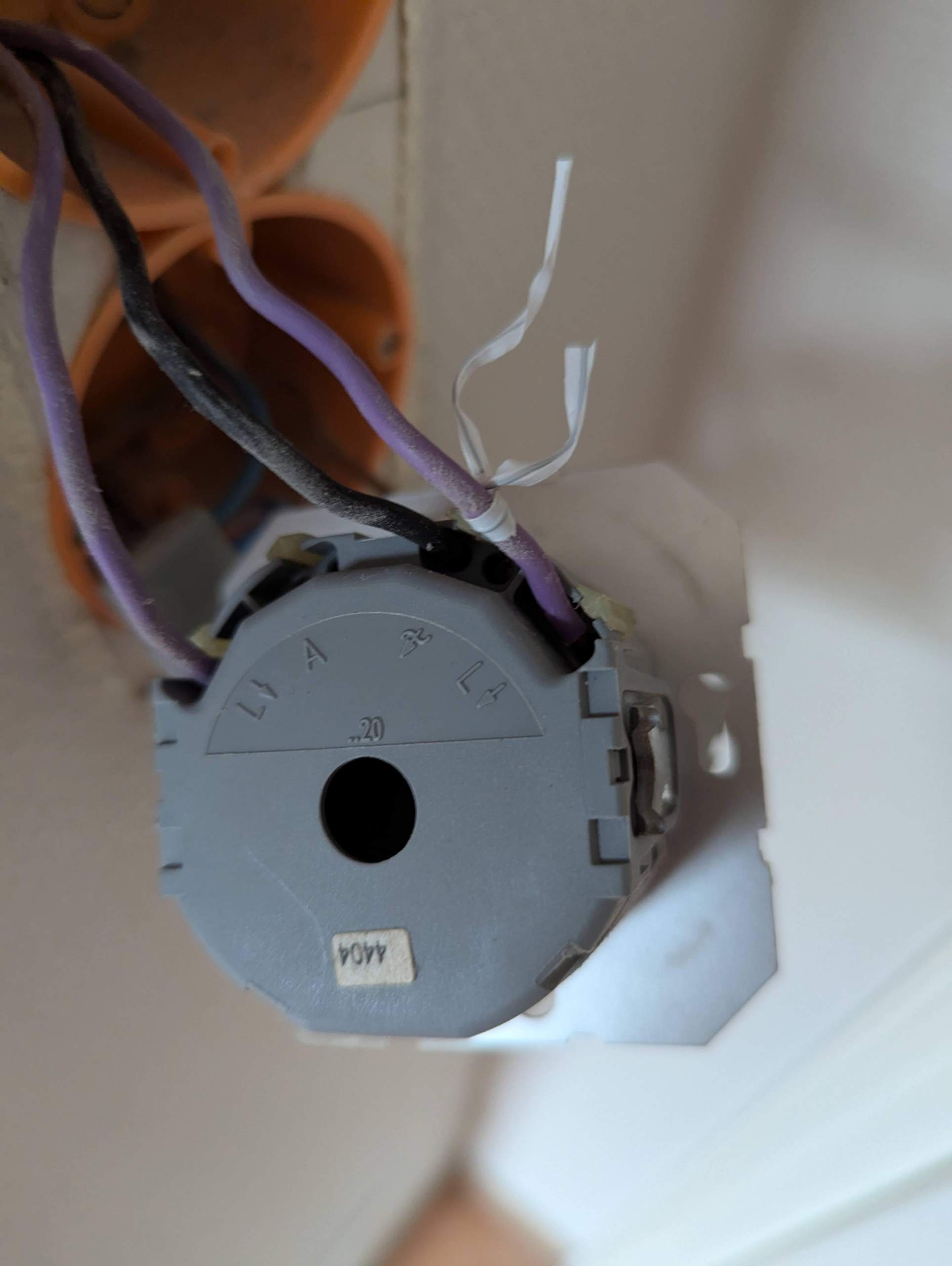 Gira Tastdimmer 540100 als WechselSchaltung anschließen? (Strom