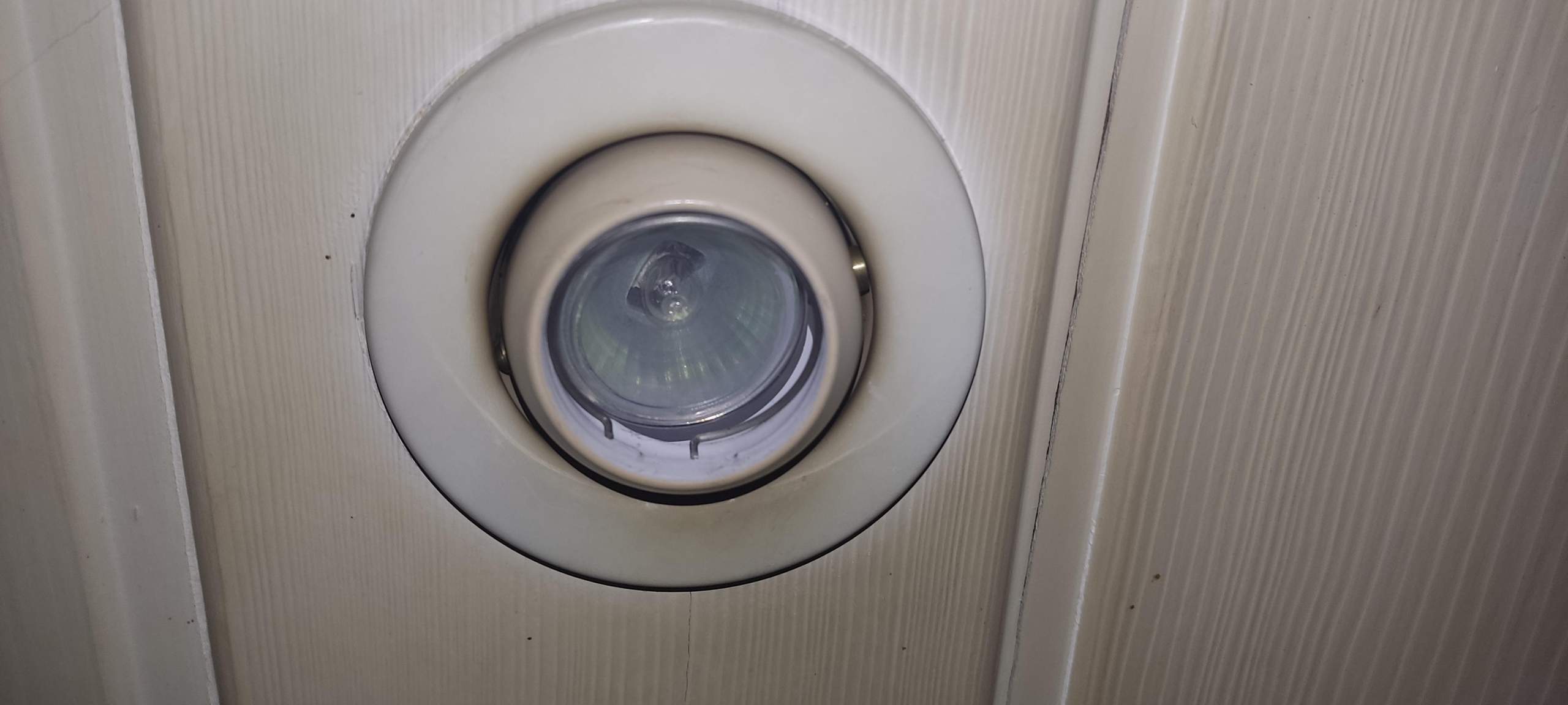 Glühbirne wie wechseln? (Elektrik, Licht, Lampe)