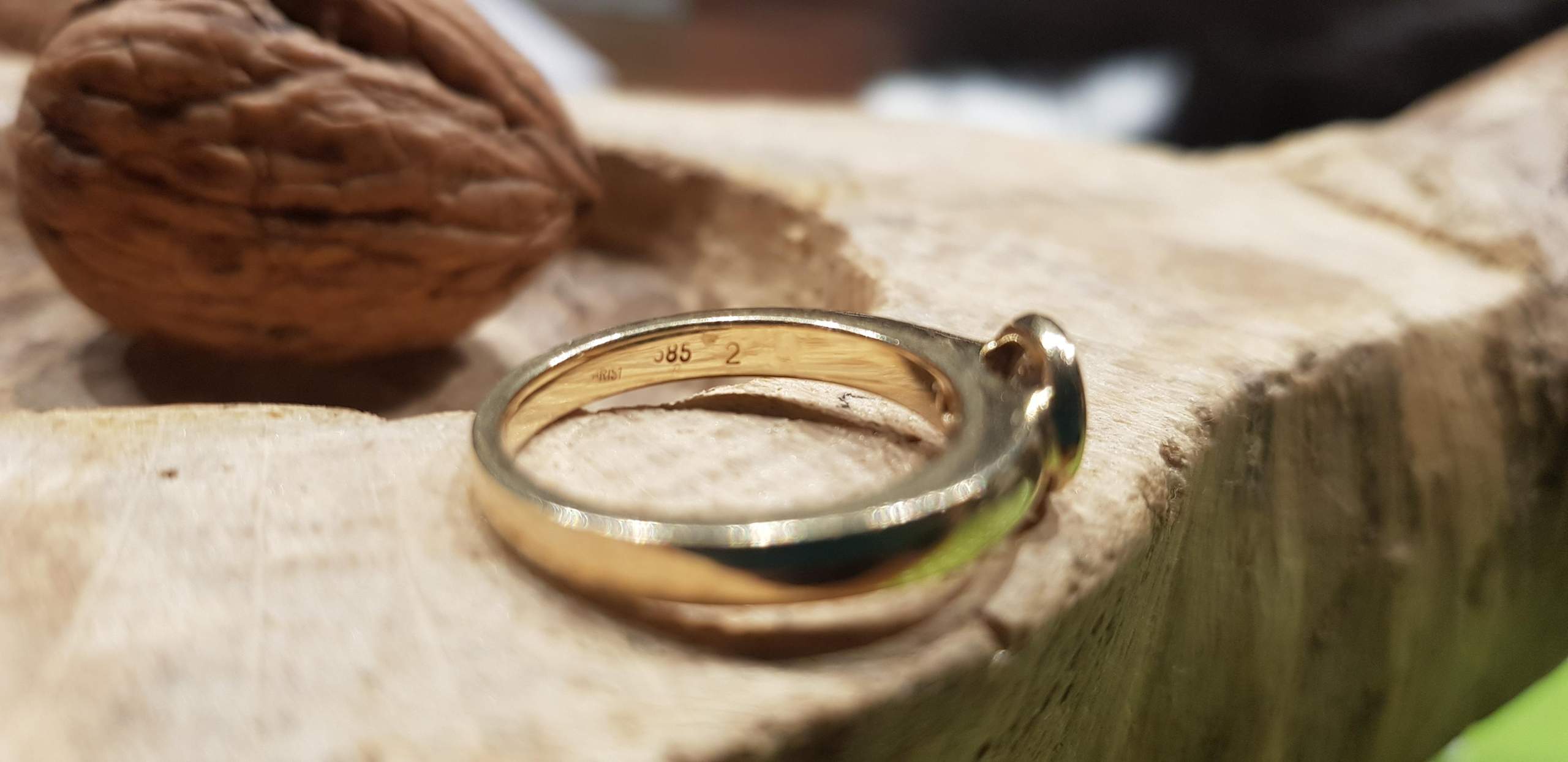 Goldring 585 mit Stein? (Schmuck, Gold, Ring)
