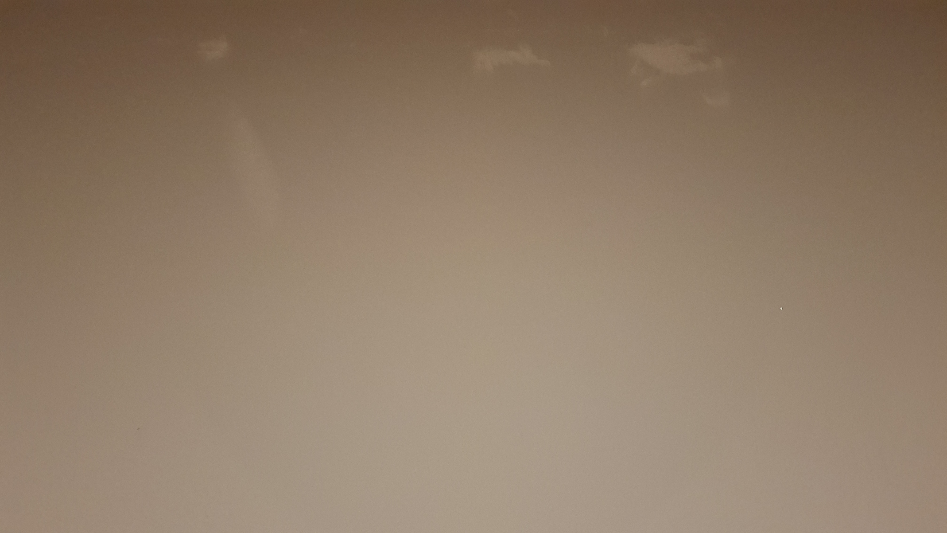 Graue Wand hat unschöne Flecken? (Farbe, ausmalen)