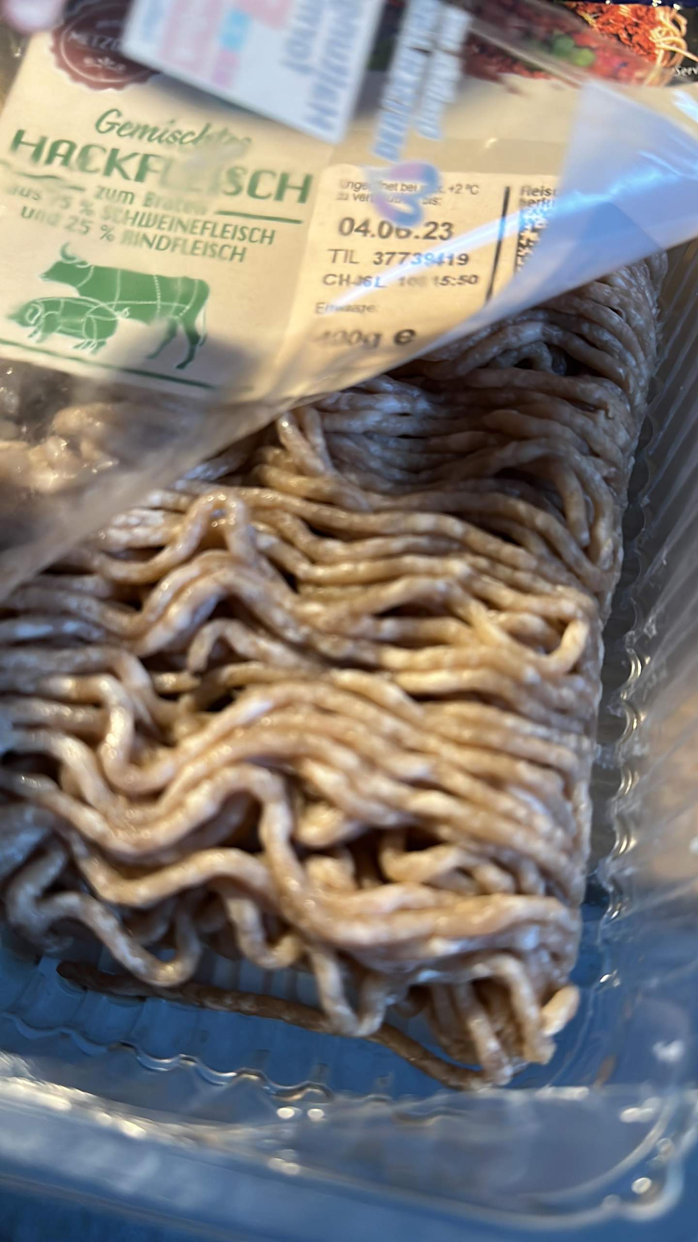 Graues Hackfleisch noch essbar? (Fleisch, Haltbarkeit, Kühlschrank) Graues Hackfleisch noch essbar? (Fleisch, Haltbarkeit, Kühlschrank)