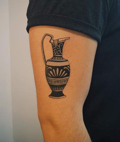 Greek vase with an Achilles motive, done by me at Limmerink, Hannover : r/ tattoo