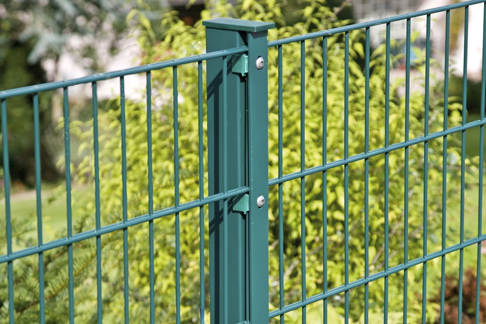 Grüner Metall Zaun Garten Gartenzaun Vorgarten kosten? Mit Einbau etc