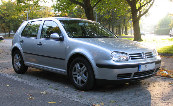Gunstiges Auto Fur 3 Kopfige Familie Eltern Vw Arm