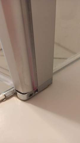 Verfärbte Gummidichtung Dusche reinigen: So strahlt Ihre Dusche wieder! () Verfärbte Gummidichtung Dusche reinigen: So strahlt Ihre Dusche wieder!