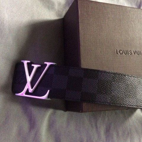 Guten Tag, ich wollte mir einen Louis Vuitton Gürtel auf
