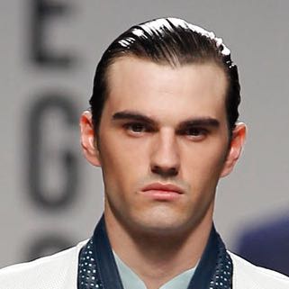 Gutes Haarmittel Um Die Haare Nach Hinten Zu Machen Frisur Mannerfrisur