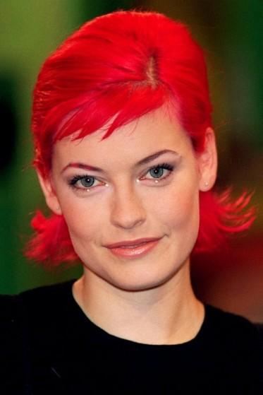 Haar rot färben - knallig rot. wie stell ich das an ...