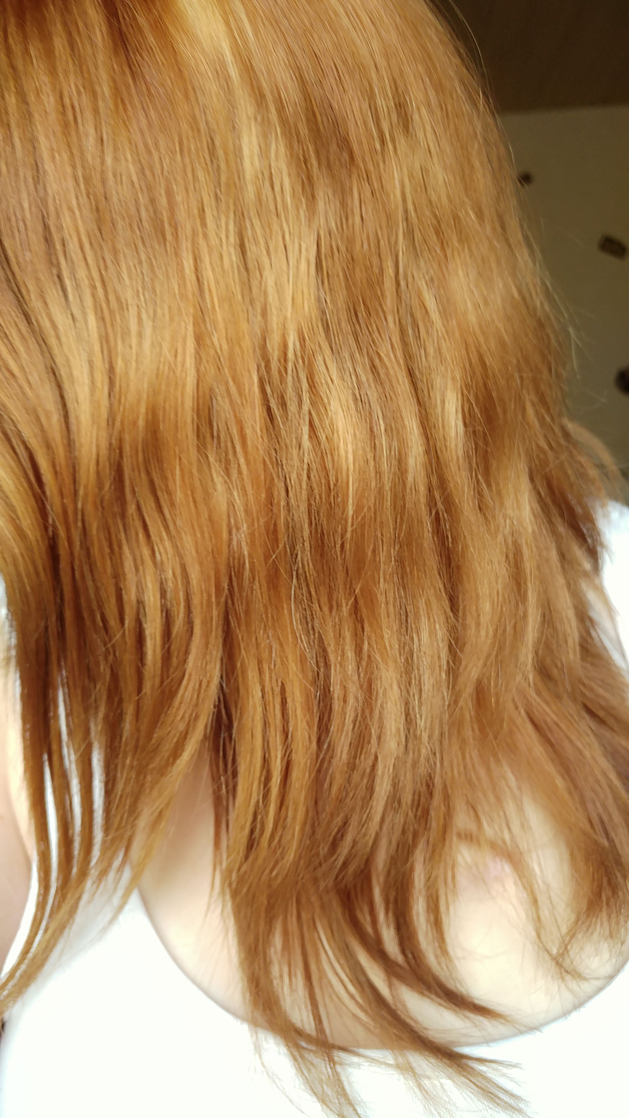Haare Nach Blondieren Etwas Orange Kann Ich Druber Farben Haarfarbe Blond Haarefarben