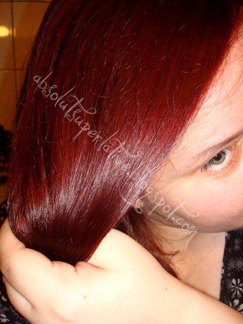 Haare rot färben: Kaschmir rot (Schwarzkopf) oder Rubinrot (Poly