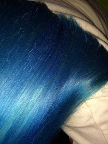 Haare von blau auf lila färben?