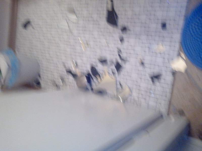 Habe einen Spiegel für die Wand gekauft, weil der vorherige Spiegel