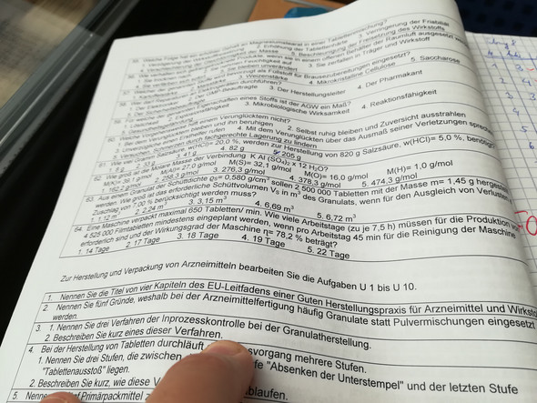 - (Mathe, Chemie, Volumen)