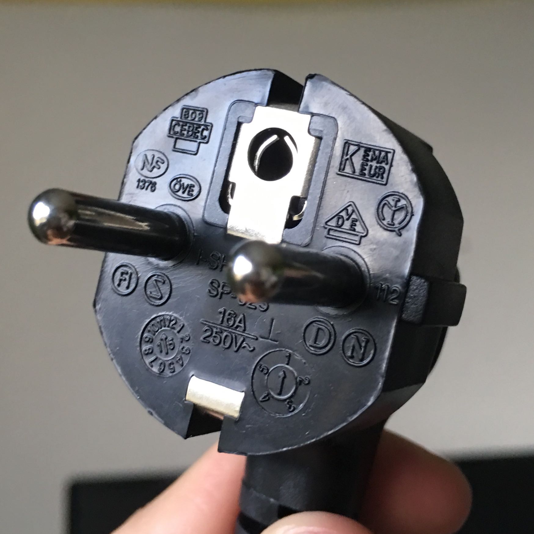 Stecker Geht Nicht In Steckdose Stecker Geht Nicht In Steckdose