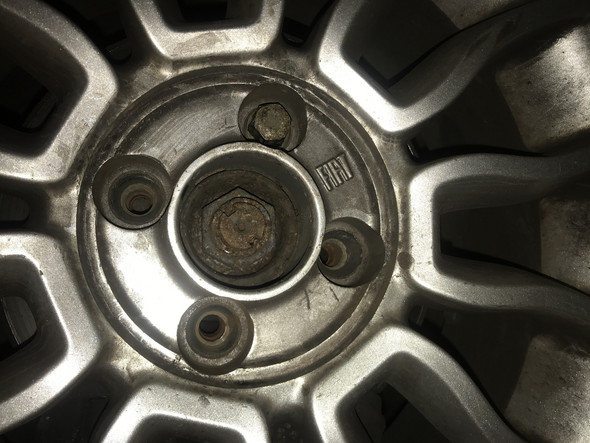 Habt ihr irgendwelche Lifehacks die Schrauben vom Reifen zu lockern?