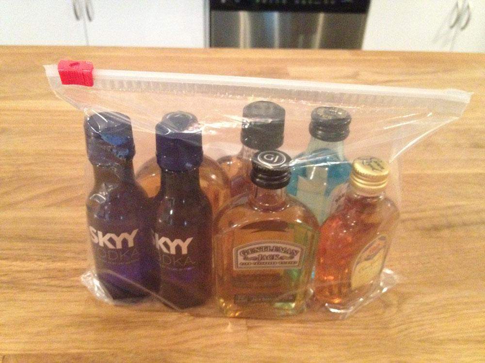 Darf Ich Eine Leere Trinkflasche Mit Ins Flugzeug Nehmen Habt ihr schon mal euren eigenen Alkohol im Handgepäck mitgenommen und
