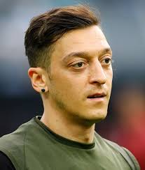 Kennt ihr Mesut Özil?