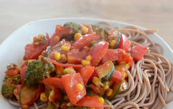 Spagetti mit gemüse - (essen, zubereiten)