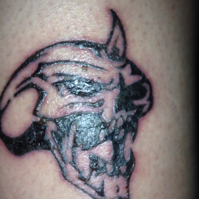 Hallo, habe mich vor 4 tagen im studio tattoowieren lassen, es ist sehr