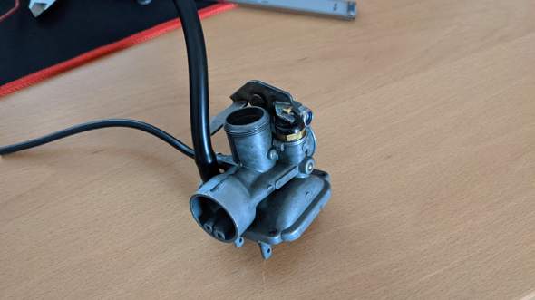 Hallo, ich hab eine Yamaha DT50 2M4 Bj. 1979, bei der wahrscheinlich