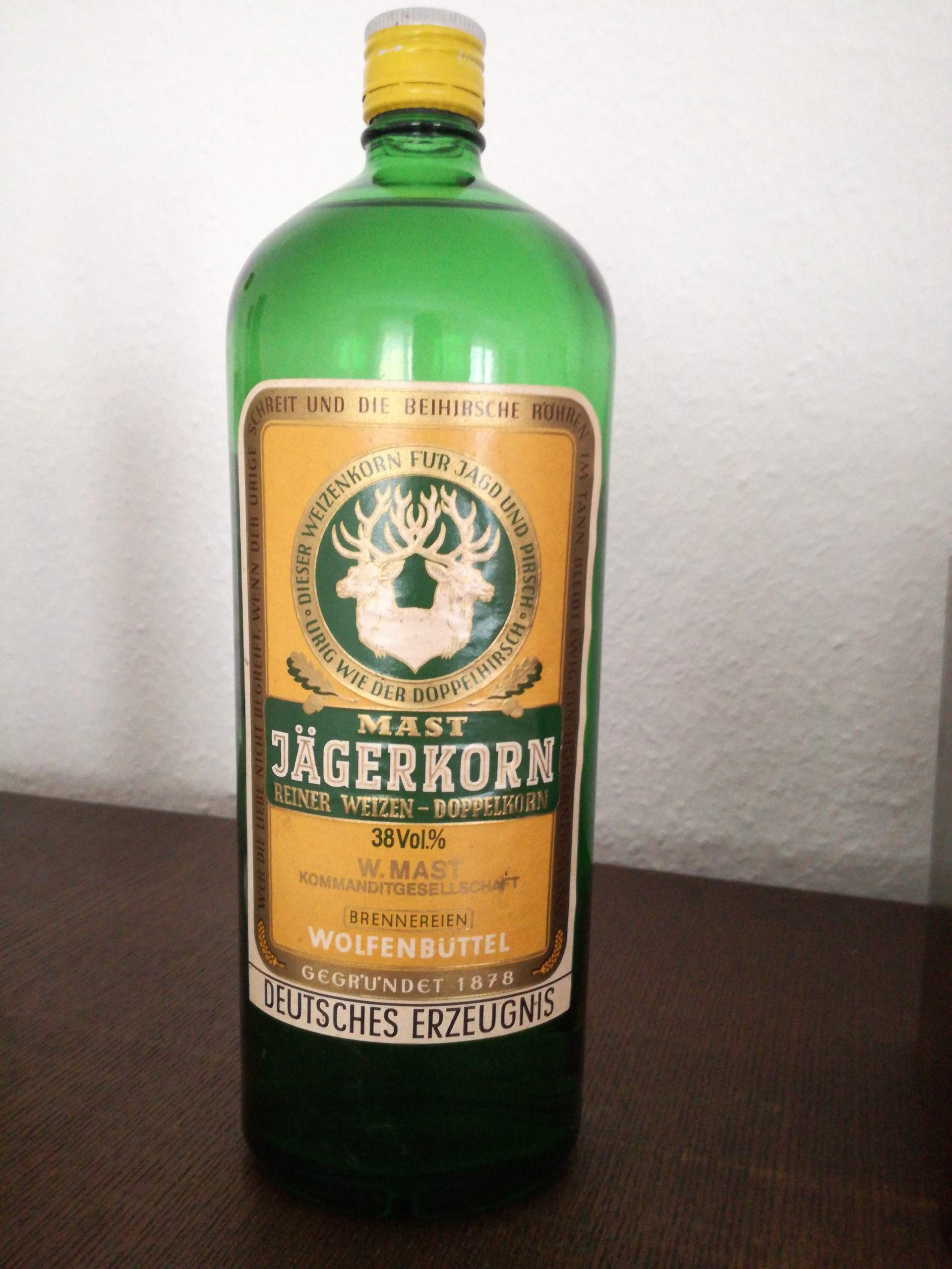 Hallo, ich habe beim Ausräumen eines Kellers ein paar alte Flaschen mit ...