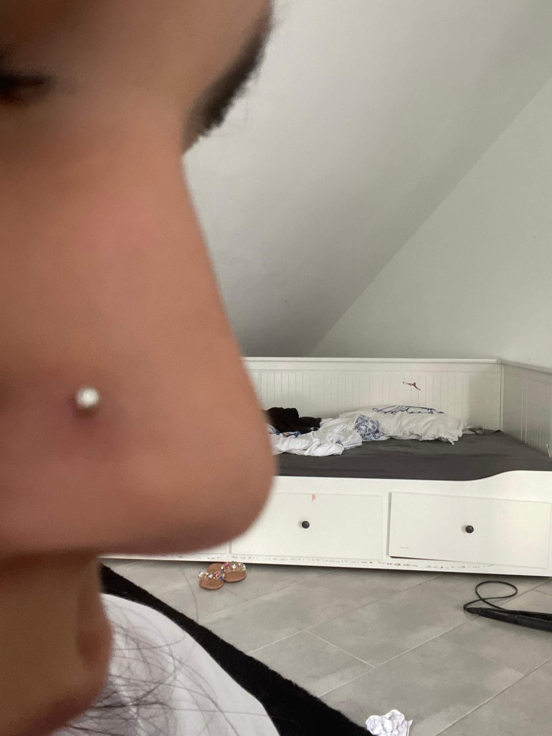 Woher Weiß Ich Ob Mir Ein Nasenpiercing Steht Hallo ich habe mir neulich ein nasenpiercing stechen lassen aber meine