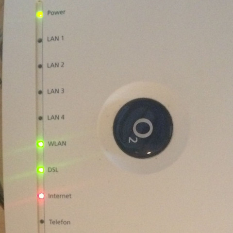 Hallo Ihr Sussen Weiss Jemand Warum Bei Meinen Router Die Internet Lampe Rot Blinkt Ich Kein Internet Hab