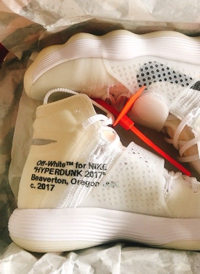 Hallo ist dieser Schuh ein echter oder ein Fake Aus der Off White