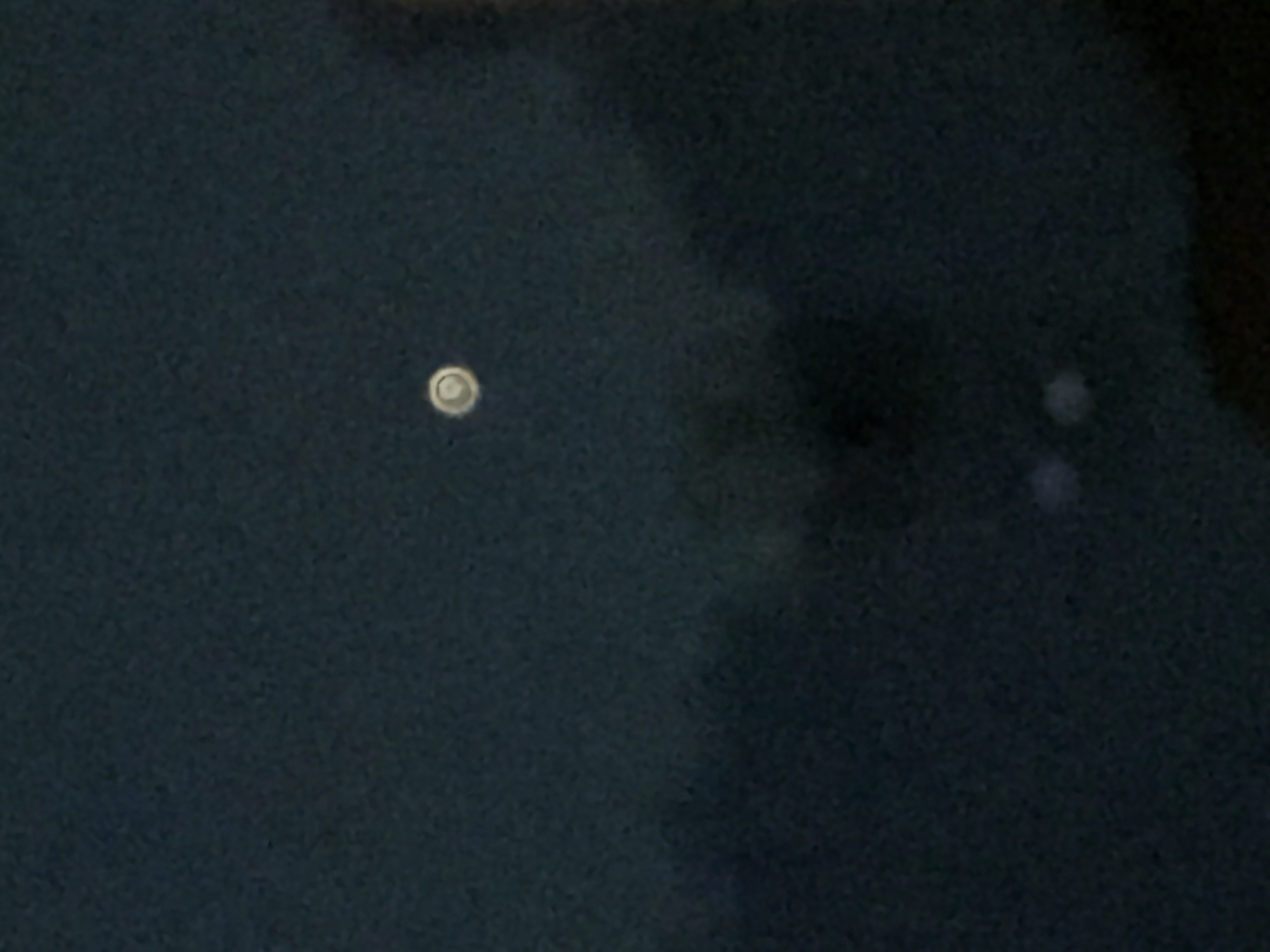 Hallo Leute, ich beobachte schon mittlerweile seit fast 2 Stunden Einen hellen Punkt am Himmel Hallo Leute, ich beobachte schon mittlerweile seit fast 2 Stunden Einen hellen Punkt am Himmel