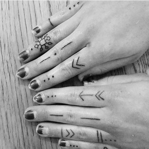 Fingertattoos - (Tattoo, Zeichen)