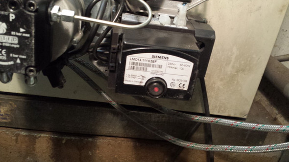 Hallo Und Guten Wer Kann Mir Da Helfen Bei Meinem Olbrenner Brotje Jet 4 5 Brennt Seit Neuem Nach Einer Brennerstorung Am Steuergerat Die Kontrolllampe Heizung