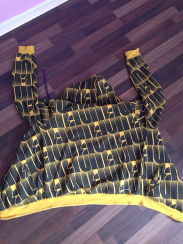 das ist er in Gelb,Lila - (suche , Hoodie)