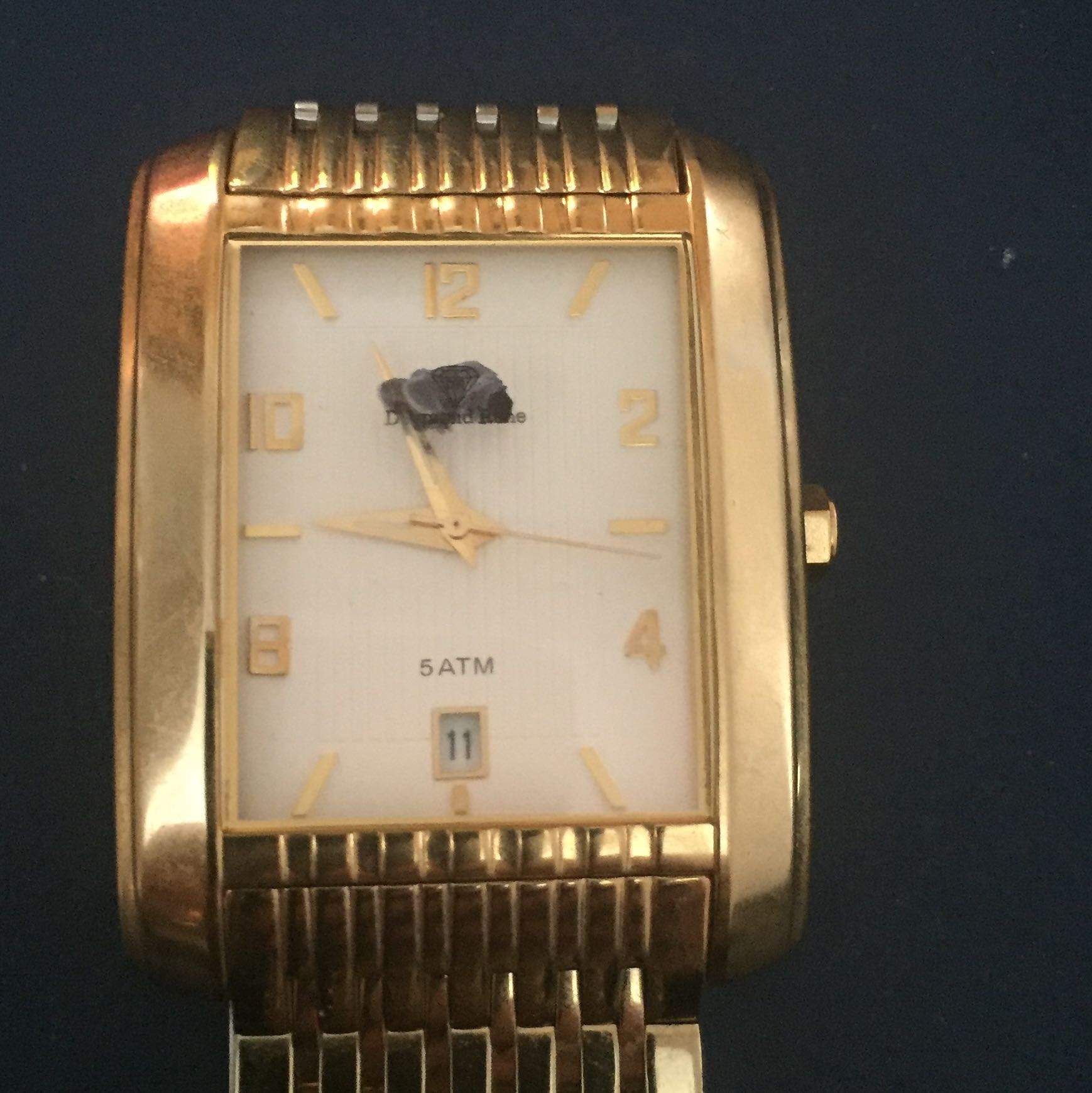 Hallo, wie entferne ich bei einer Armbanduhr problemlos das Zeiger