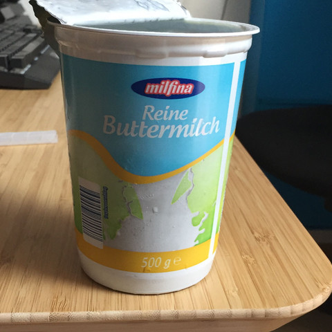 Hallo Zusammen Ist Ein Becher Buttermilch 500g Mit 34 Eiweiss Besser Als Ein Eiweissshake Vor Nach Dem Training Gesundheit Und Medizin Ernahrung Gym