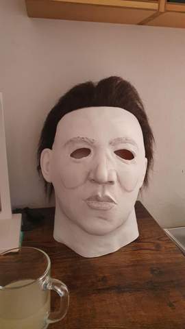 Wie Halloween Maske Nase dünner kriegen?