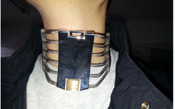 Halsband 1 - (Schwester, Schloss, Halsband)