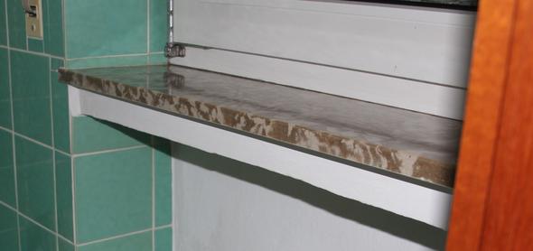 Handelt Es Sich Hier Um Eine Asbest Fensterbank Die Unterseite Ist Aus Einem Betonahnlichen Material Sieht Jedenfalls So Aus Vielen Dank