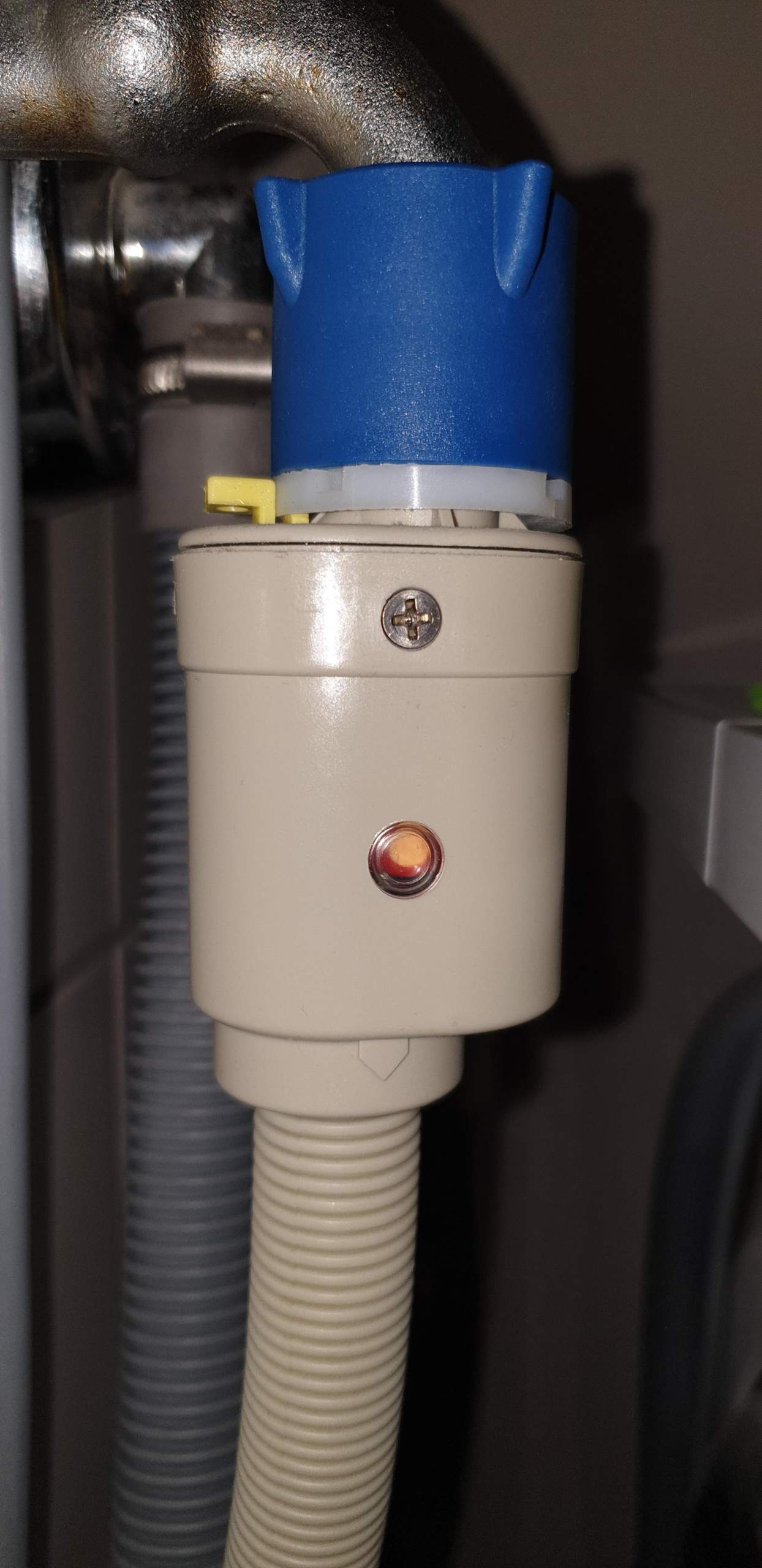 Waschmaschine AEG LAVAMAT spült nicht richtig aus. Hat die AquastopFunktion des