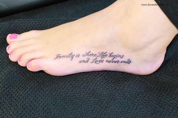 Es geht um das Tattoo - (Schmerzen, Tattoo, Füße)