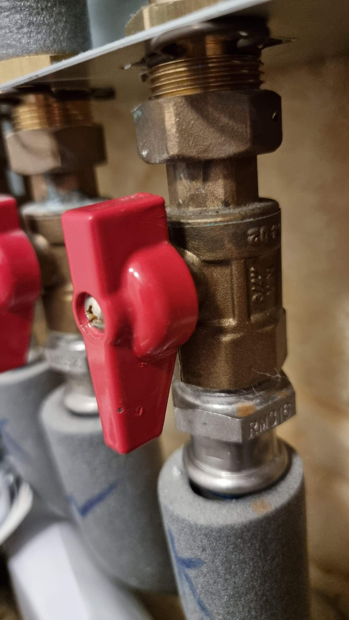 Hauptwasserhahn abdrehen? (Wasser, Heizung)
