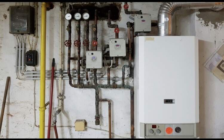 Hauskauf Baujahr 1930 im Keller Feuchtigkeit was sollte man beachten