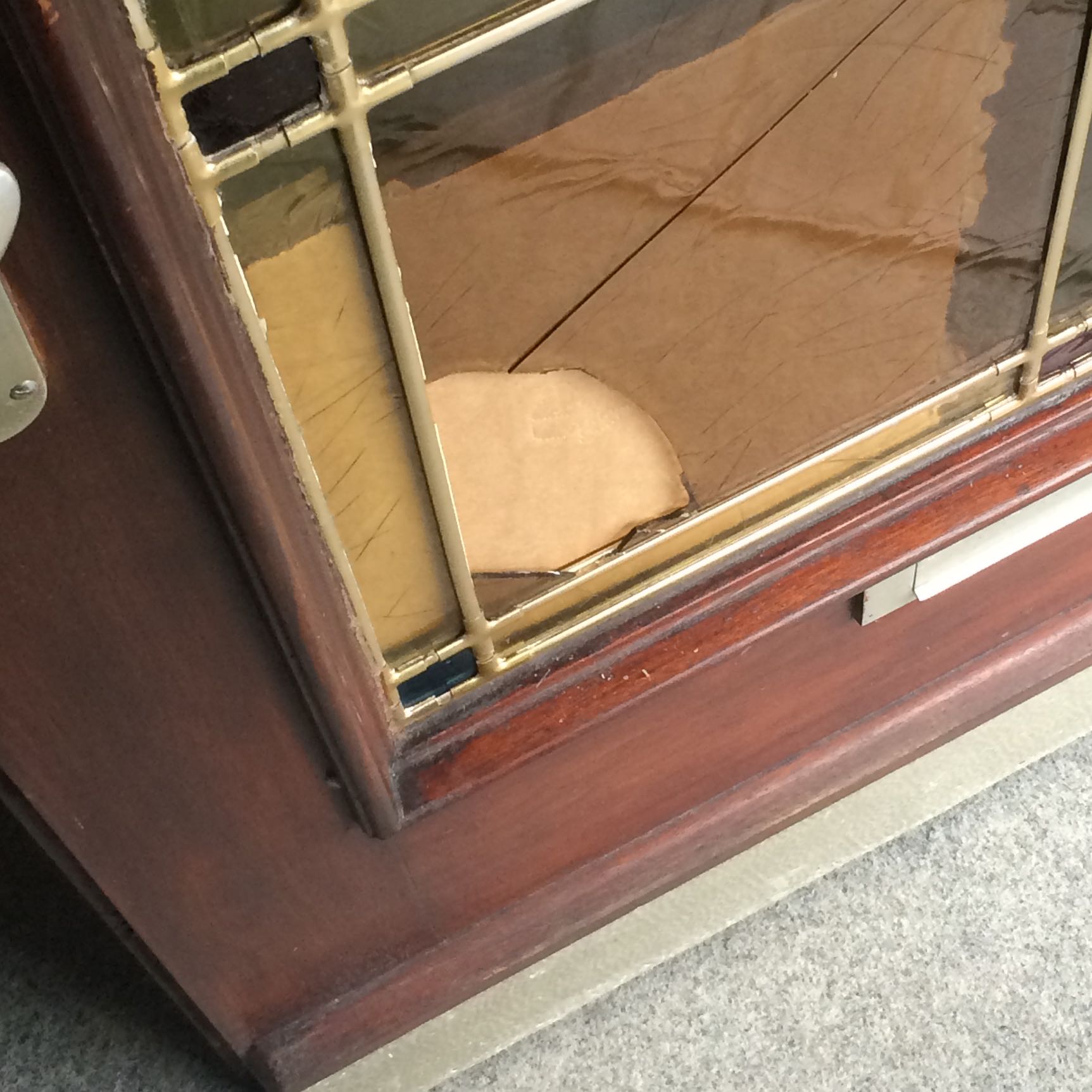 Haust r Glas kaputt Wei  jemand Rat  Haus Versicherung Reparatur 