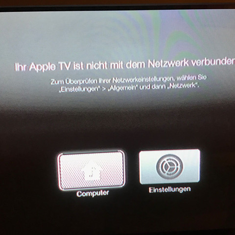 Leider nur schwarz weiß Bild. Hier mit angeschlossenem Apple TV. - (Apple, TV, Bilder)
