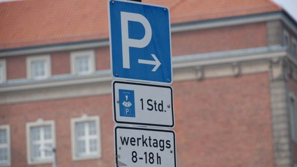 Heisst das , dass ich außerhalb dieser Zeiten nicht parken darf? (Zeit)