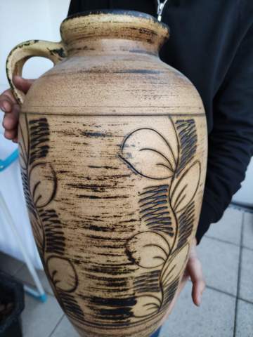 Hersteller von Boden Vase aus Keramik 60er gesucht?