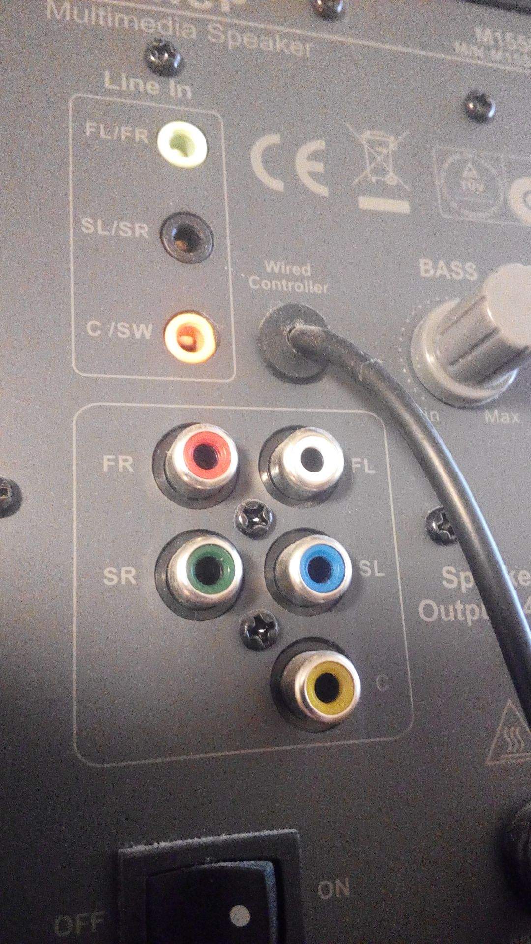 Hey Leute, wie kann ich meine Lautsprecher an meinen PC anschließen