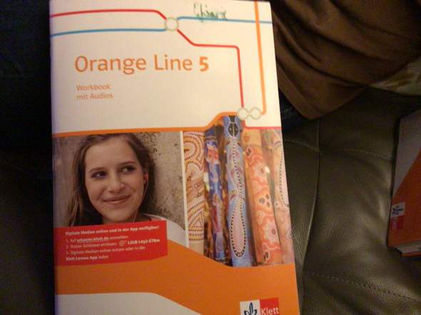 Hi hatte jemand die Lösung von workbook orange line 5 Seite 3?