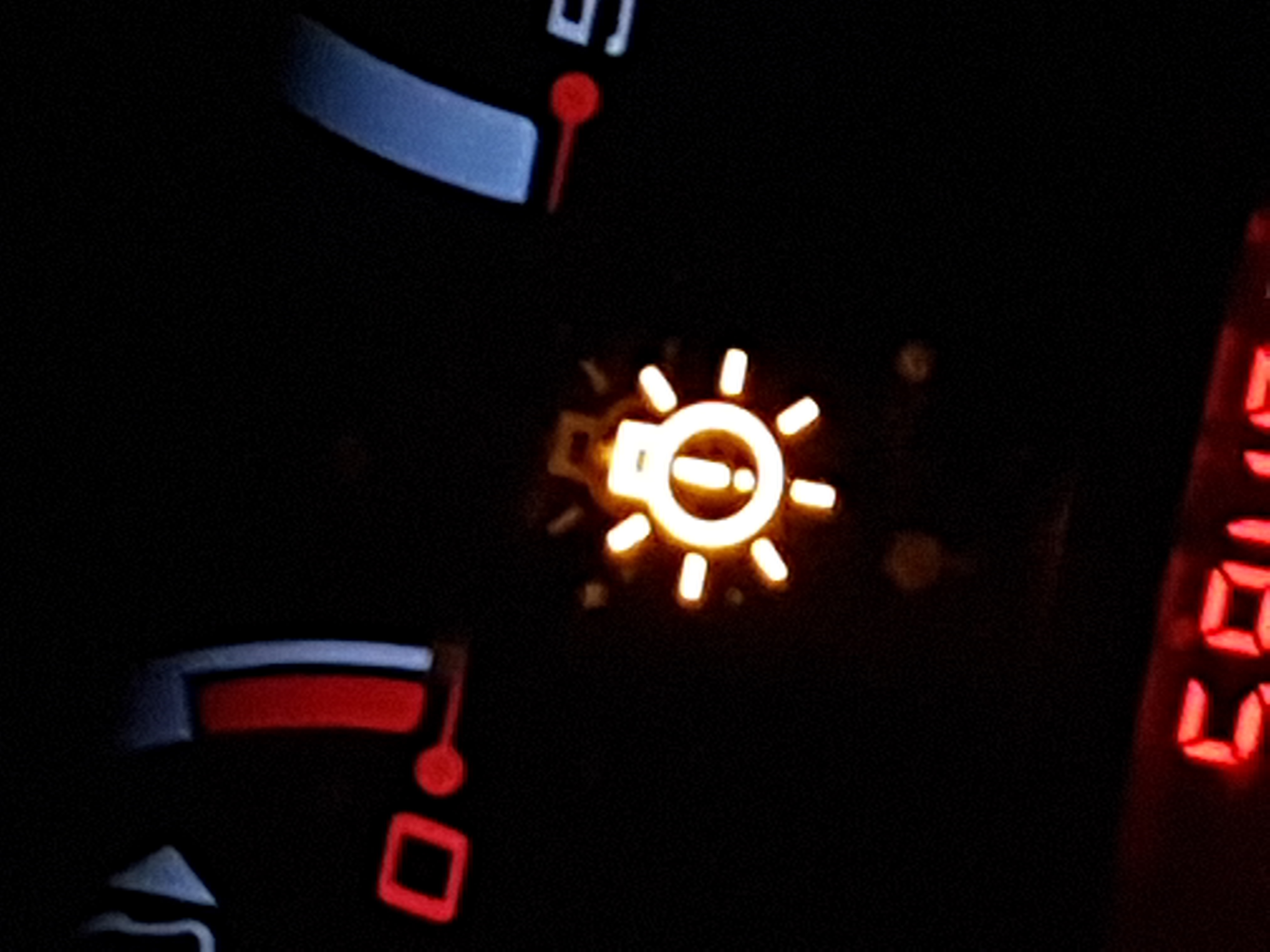 Hi wisst ihr was diese Warnleuchte am Ford Ka zu bedeuten hat? (Auto)