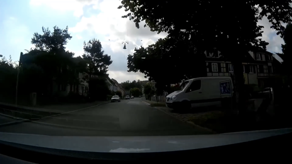 hier ist rechts vor links, wie erkennt man das schneller? (Auto