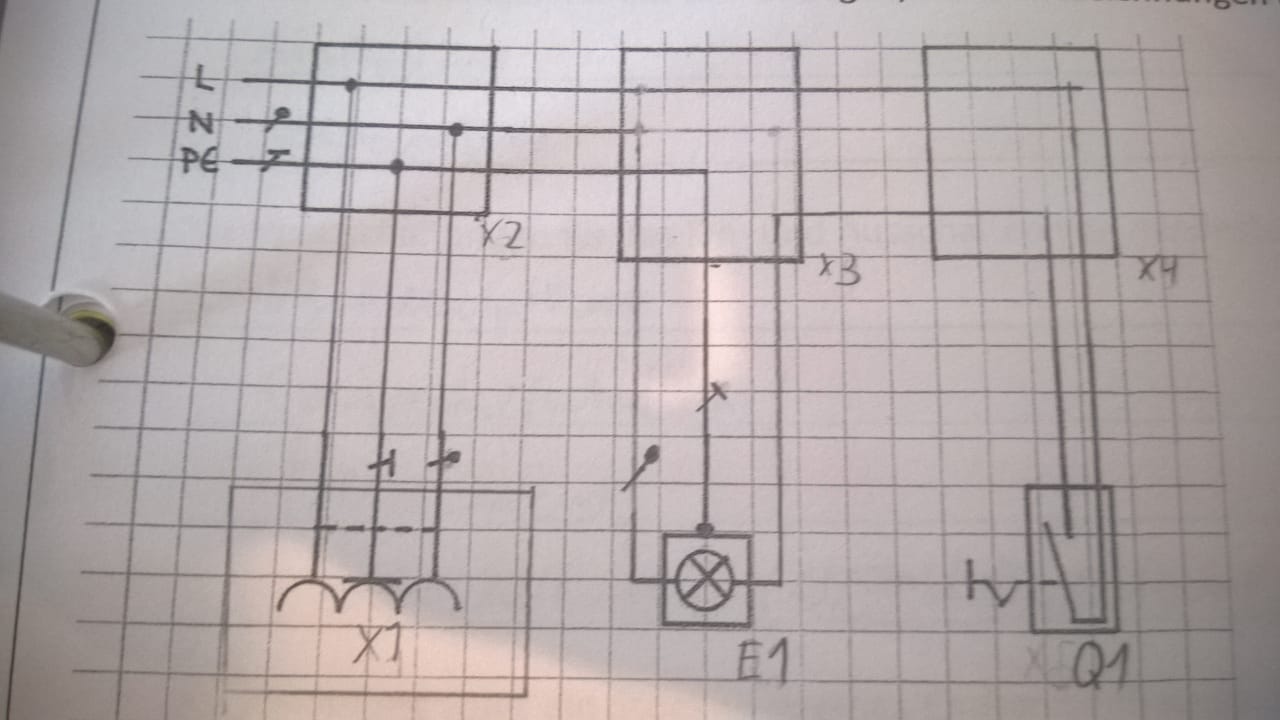 Hilfe bei einfachem Schaltplan (Elektrotechnik)? (Technik, Technologie